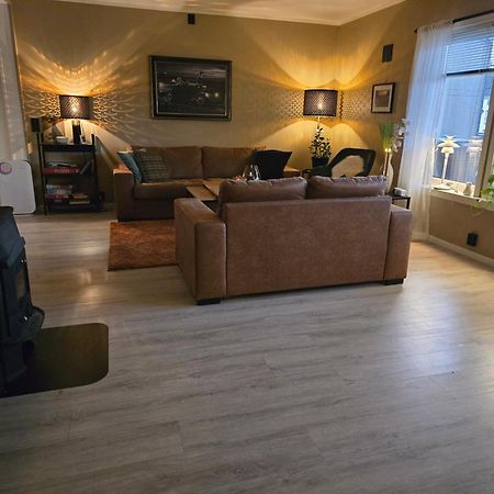 Koselig Og Moderne Leilighet, Meget Sentralt I Narvik Med Gratis Parkering! Bagian luar foto