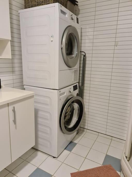 Koselig Og Moderne Leilighet, Meget Sentralt I Narvik Med Gratis Parkering! Bagian luar foto