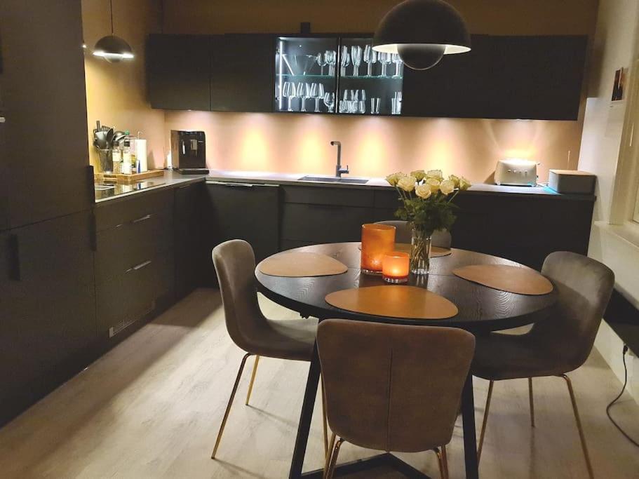 Koselig Og Moderne Leilighet, Meget Sentralt I Narvik Med Gratis Parkering! Bagian luar foto