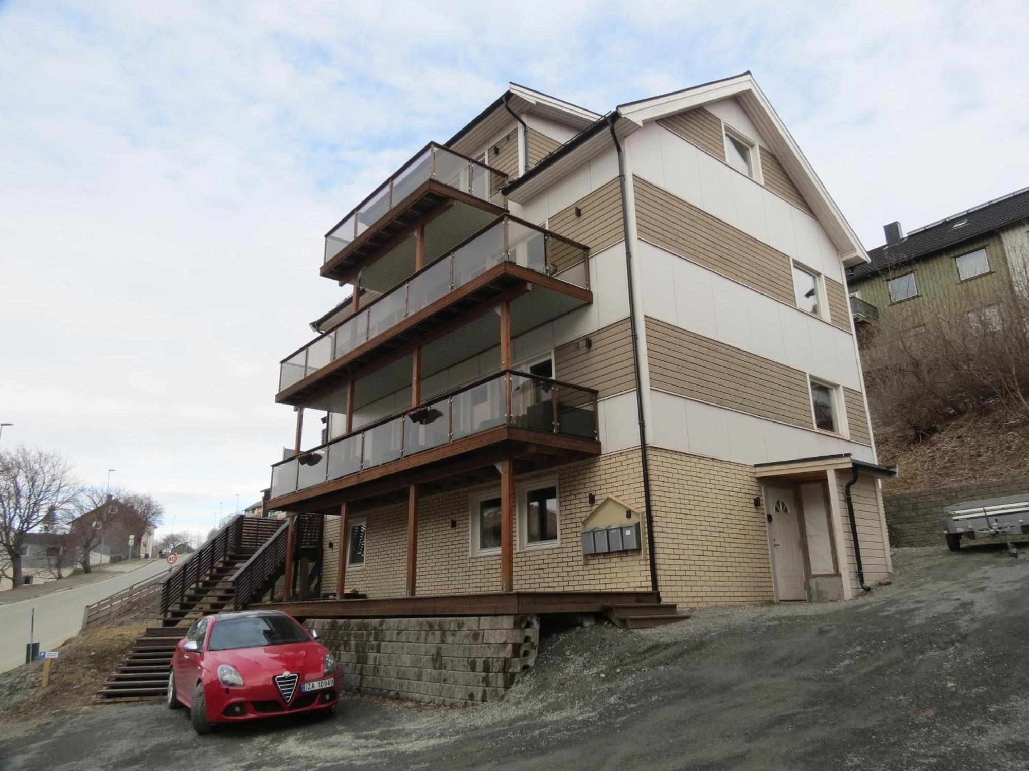 Koselig Og Moderne Leilighet, Meget Sentralt I Narvik Med Gratis Parkering! Bagian luar foto