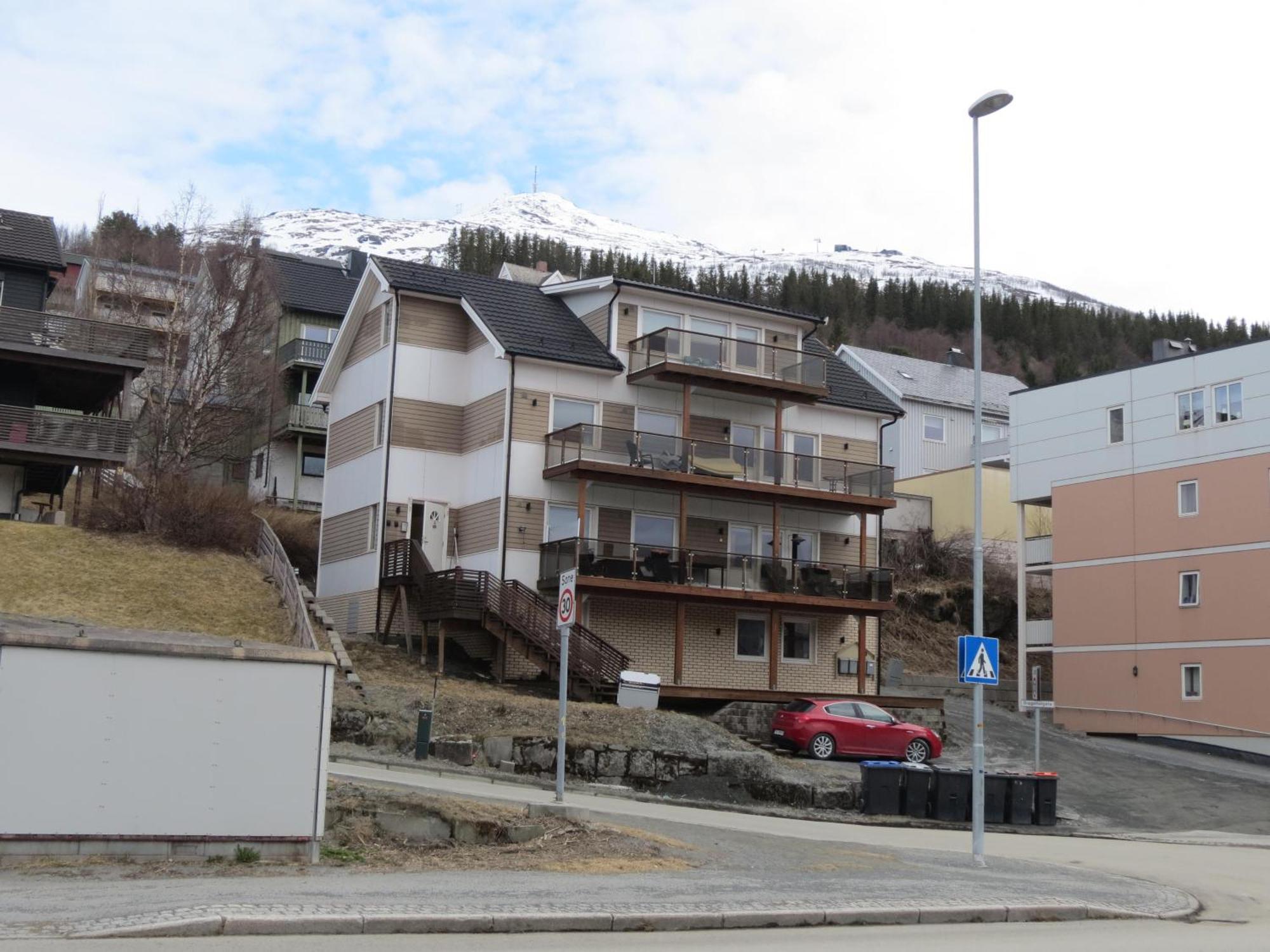 Koselig Og Moderne Leilighet, Meget Sentralt I Narvik Med Gratis Parkering! Bagian luar foto